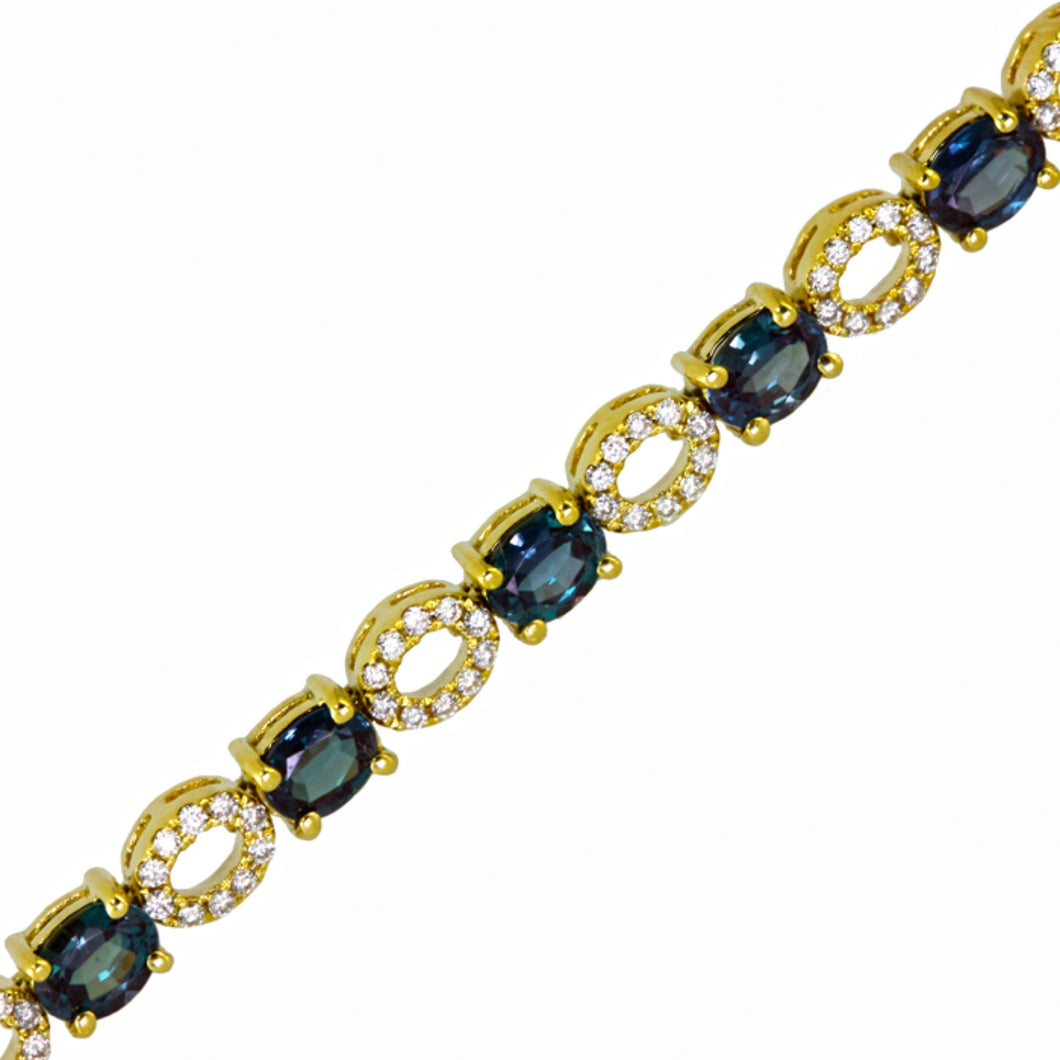Alexandrite & White Diamonds Bracelet Set in 18kt Yellow Gold