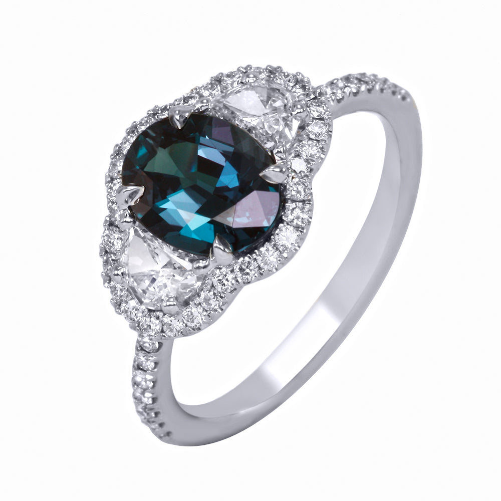 Alexandrite and Diamonds Solitaire Ring